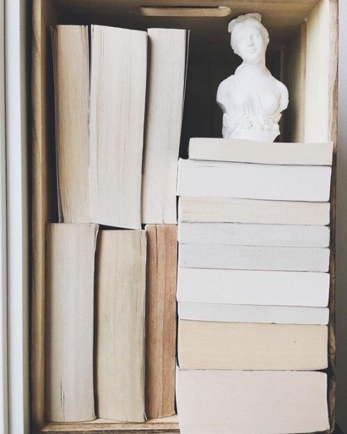 omgekeerde boekenstapels