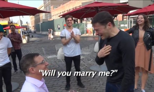 Flashmob in New York – Will you marry me?