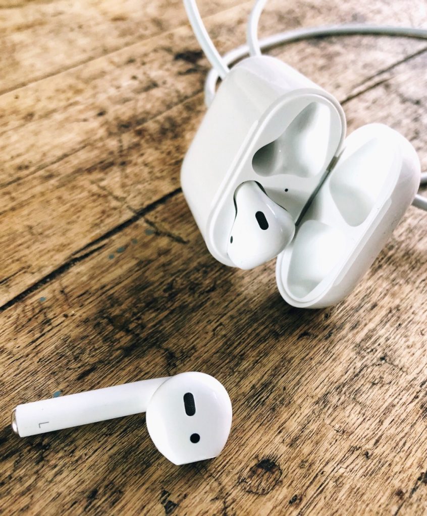 Apple AirPods - 5 reasons why