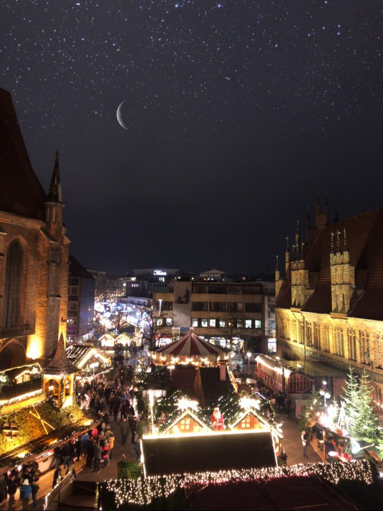 kerstmarkt in Hannover bij nacht