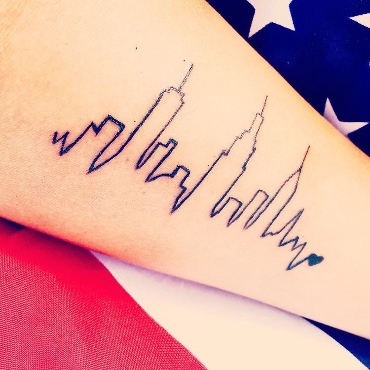 New York skyline tattoos onderarm