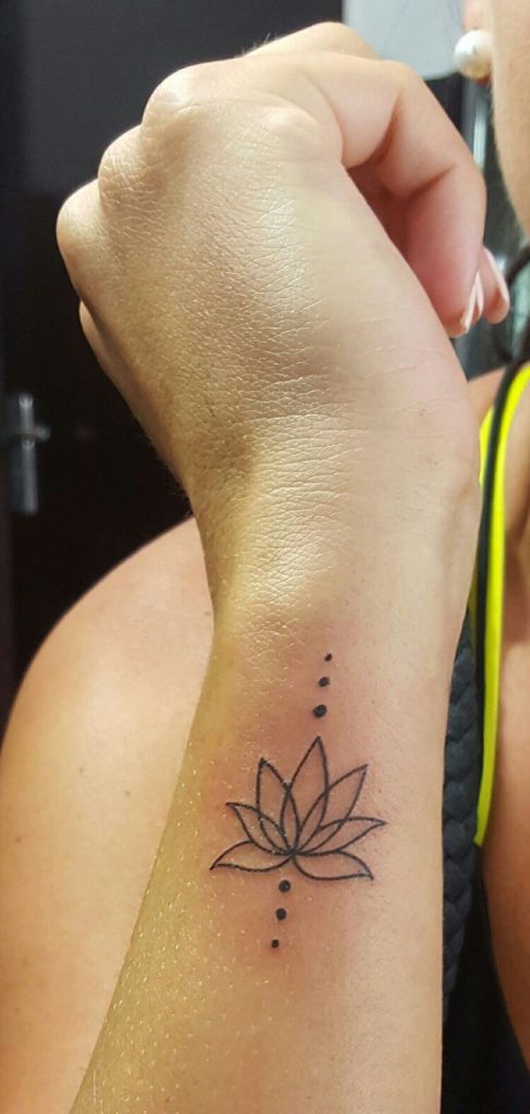 lotus tattoo pols
