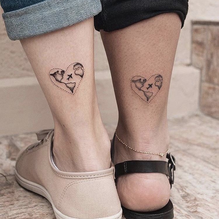 Reis tatoeages met hartjes