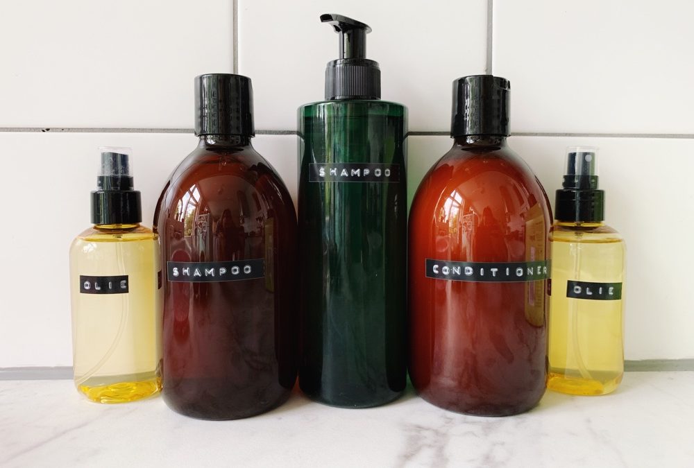 DIY: in 3 stappen mooie bruine flessen voor zeep en shampoo