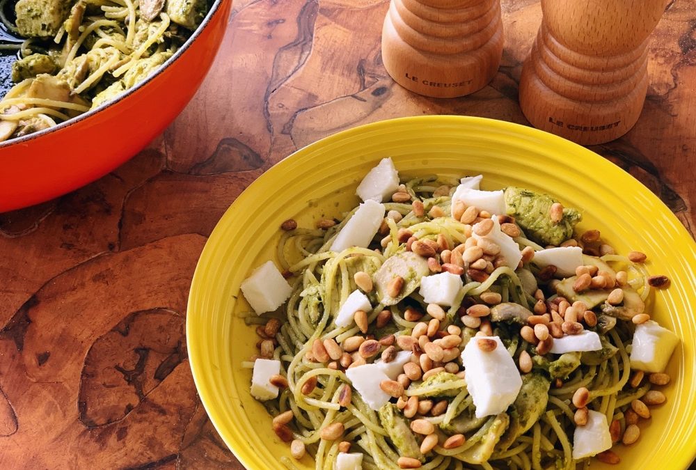 Easy zomerrecepten | pesto pasta met kip