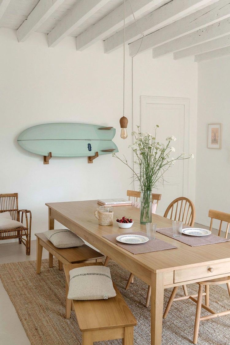 moderne houten eettafel