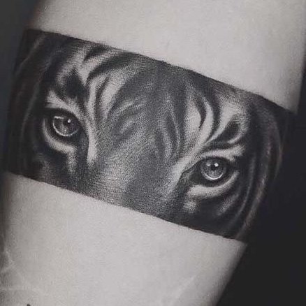 tijgerogen tatoeage