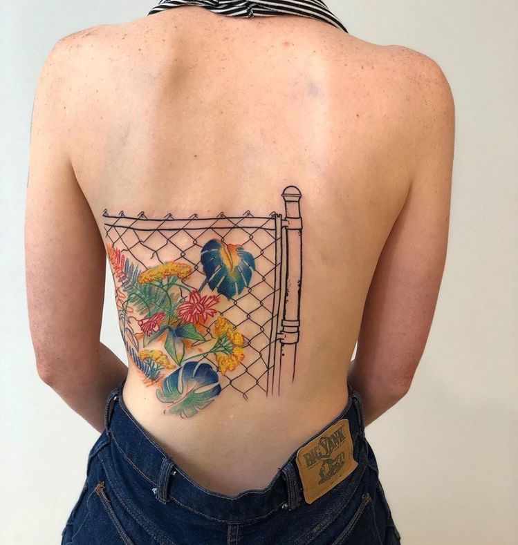 rug tattoo voor vrouwen