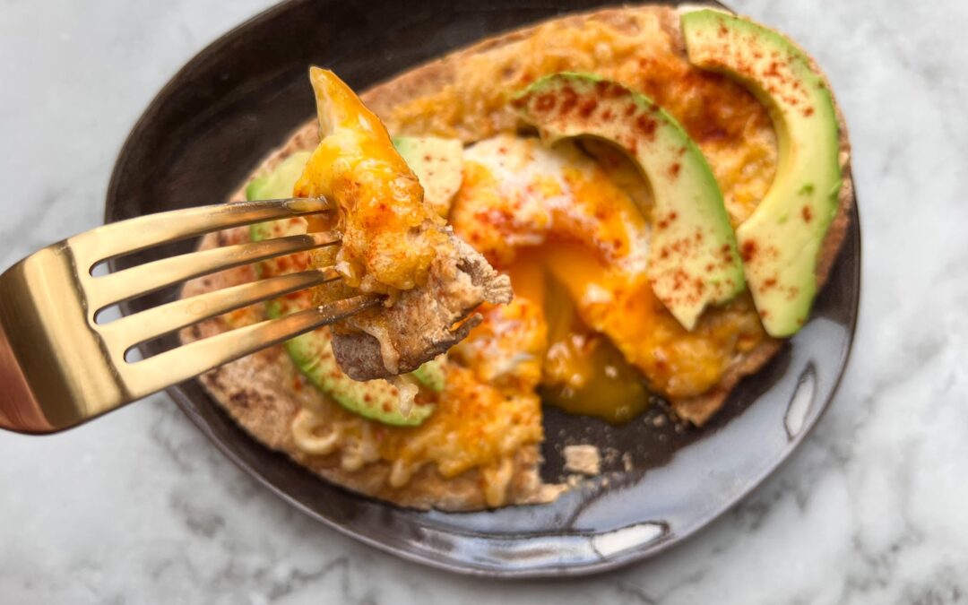 Airfryer pitabroodje met ei en avocado
